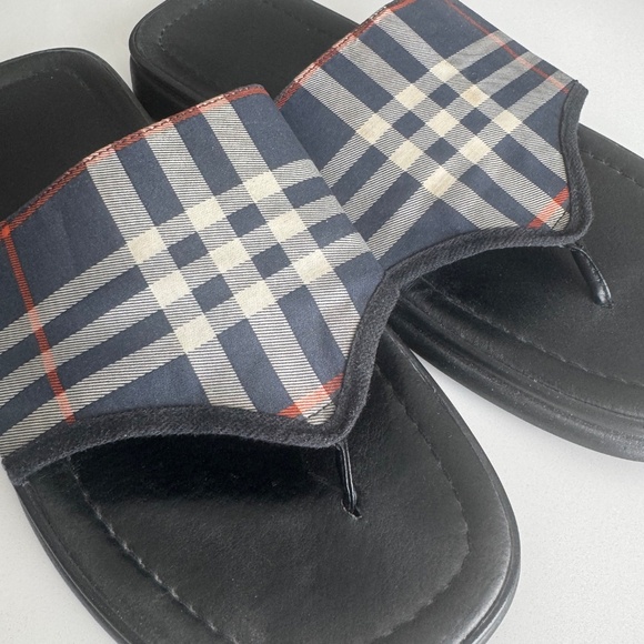 Men’s Burberry toe slides - Picture 5 of 5